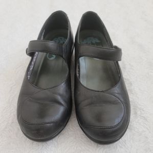 Dansko Women's shoes/ Black Milled size 38 / Used good condition